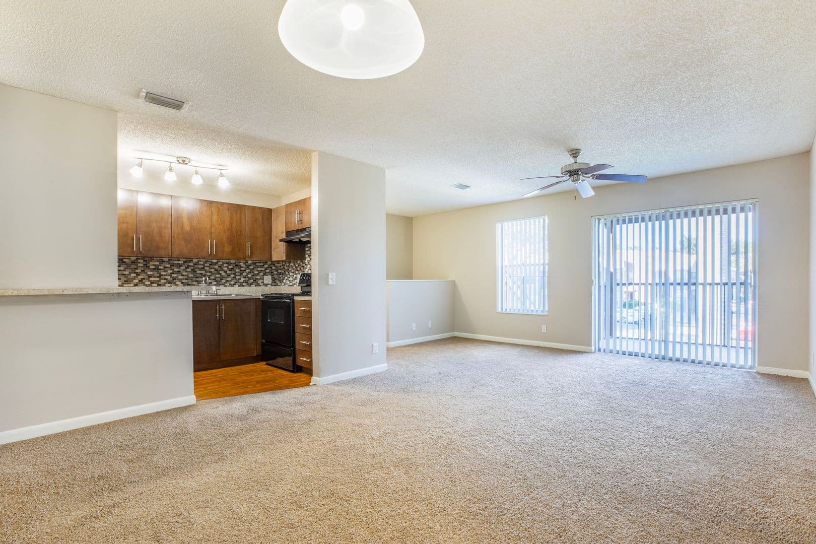 Coral Springs Apartment: 2801 Northwest 91st. Ave.