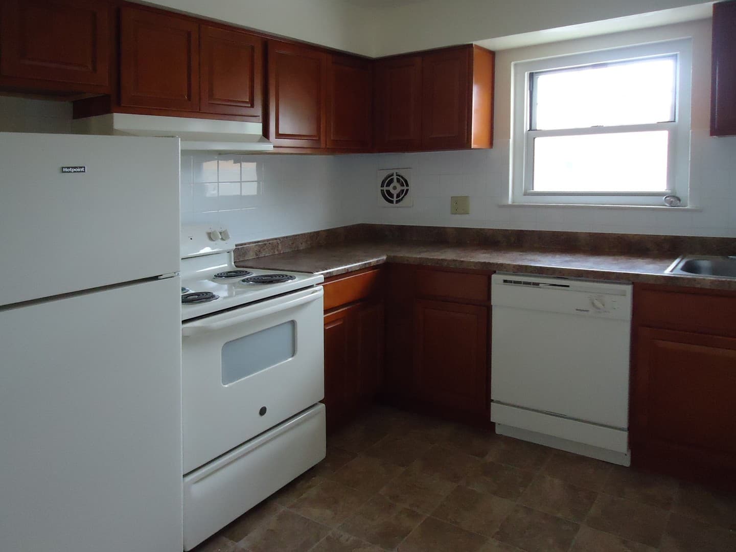 Ocean Township Apartment: 33 Willow Dr.