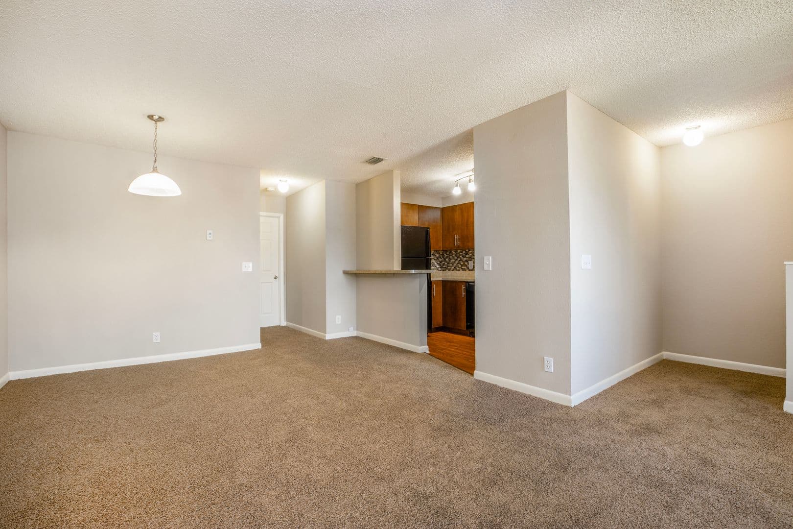 Coral Springs Apartment: 2801 Northwest 91st. Ave.