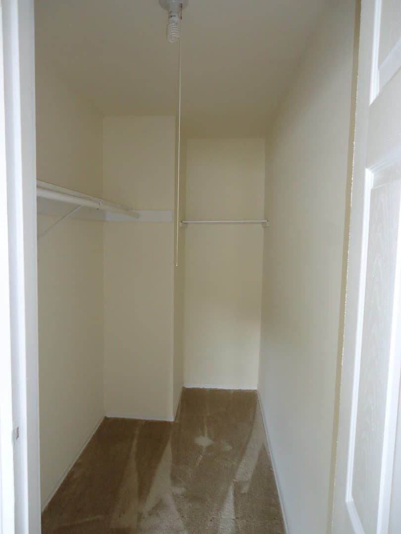 Ocean Township Apartment: 33 Willow Dr.
