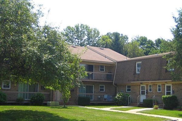 Hillsborough Apartment: 5 Bloomingdale Dr