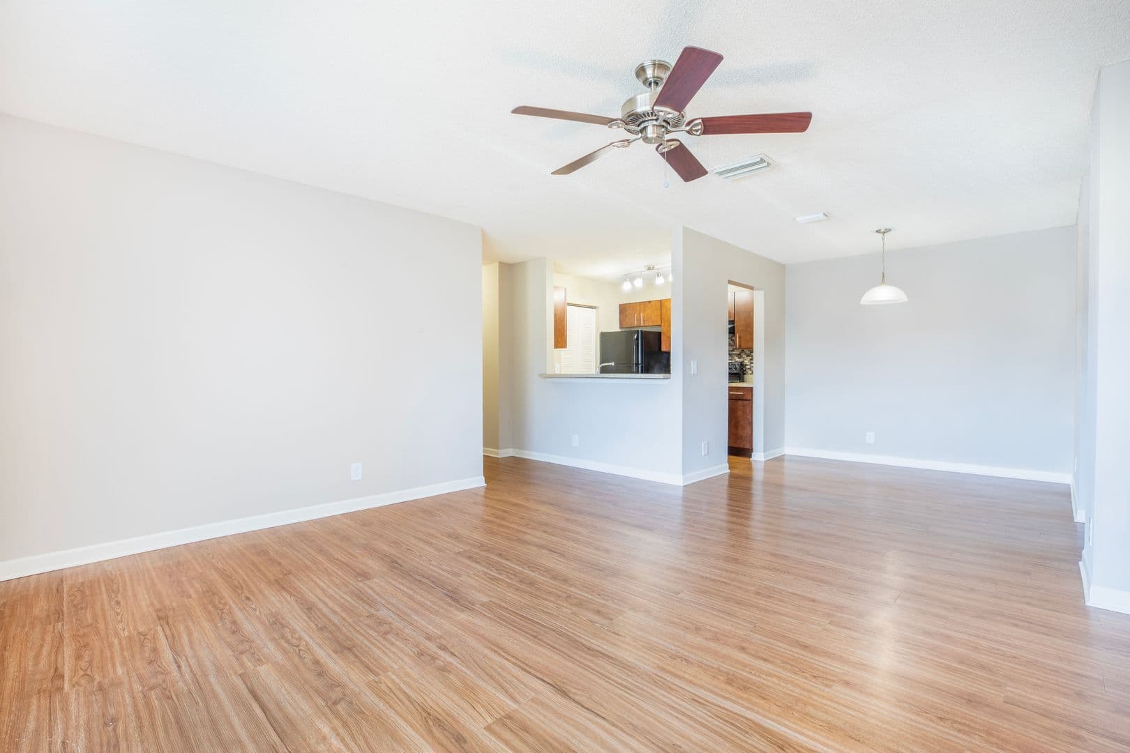 Coral Springs Apartment: 2801 Northwest 91st. Ave.
