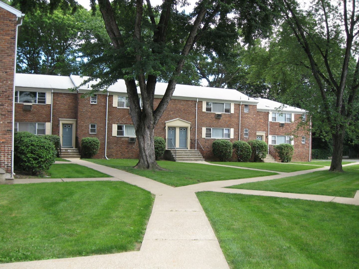 Parsippany Apartment: 300 Parsippany Rd