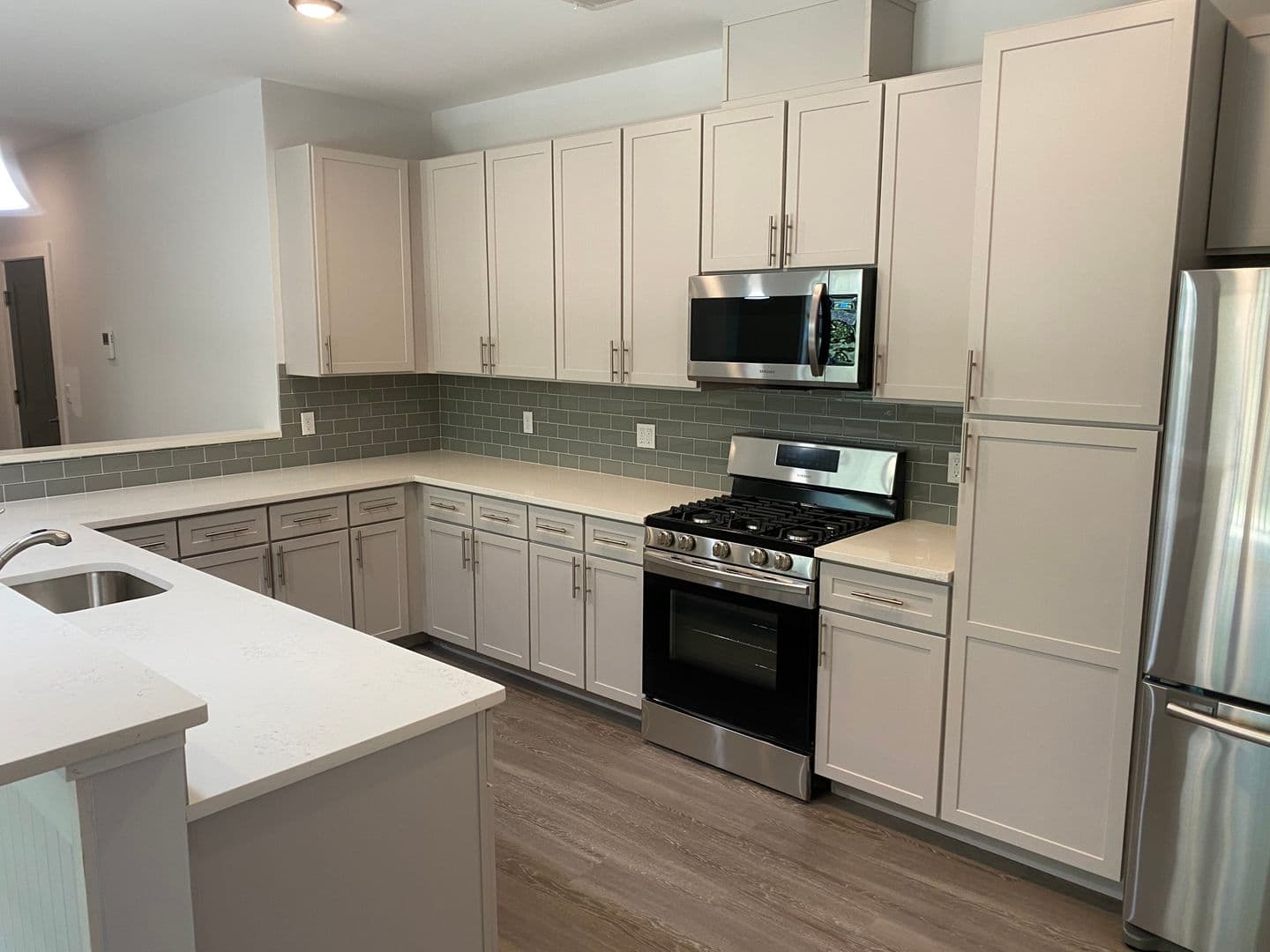Keasbey Apartment: 1200 Sunnyview Oval