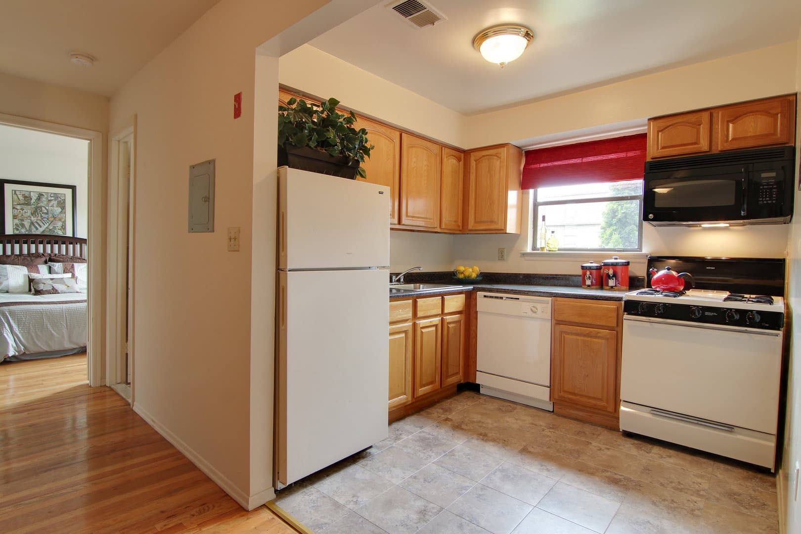 Keasbey Apartment: 1200 Sunnyview Oval