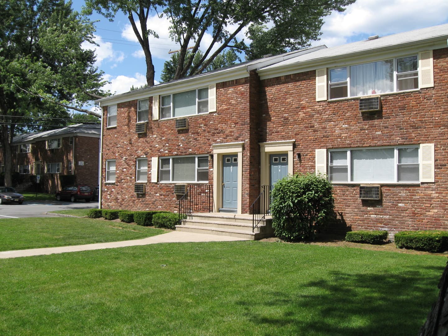 Parsippany Apartment: 300 Parsippany Rd