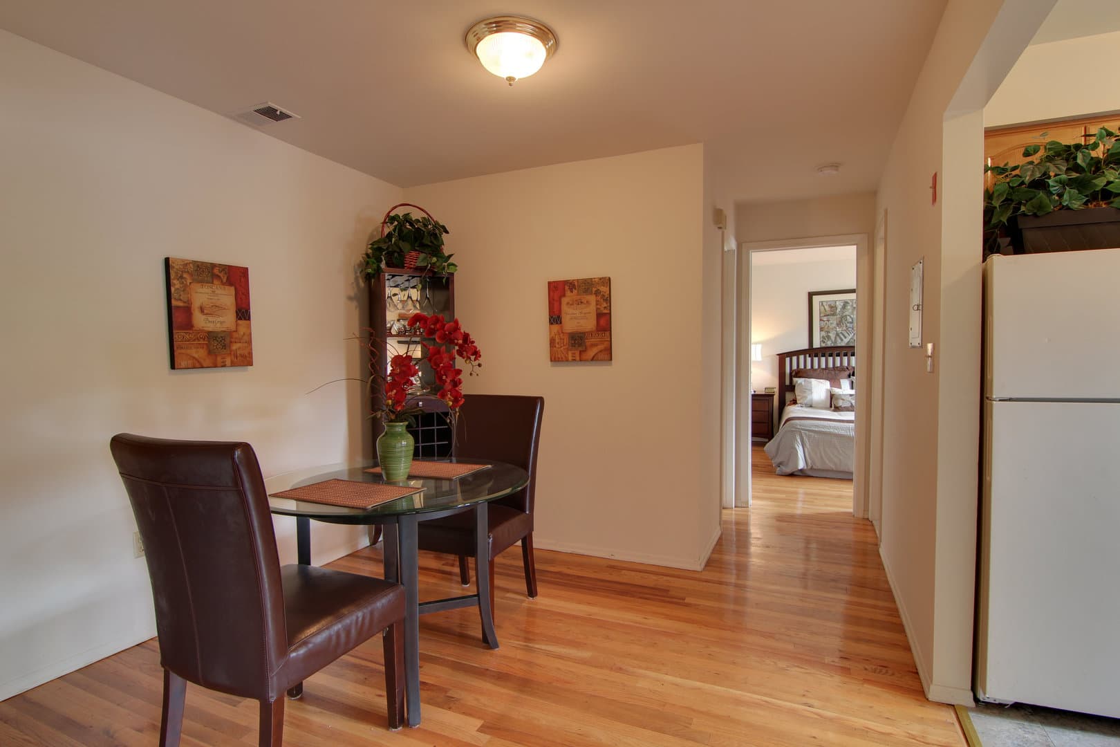 Keasbey Apartment: 1200 Sunnyview Oval