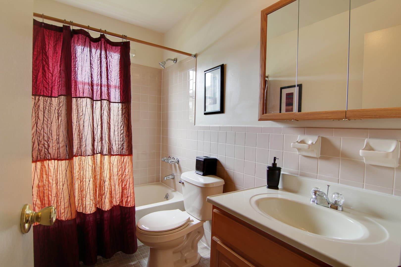Keasbey Apartment: 1200 Sunnyview Oval