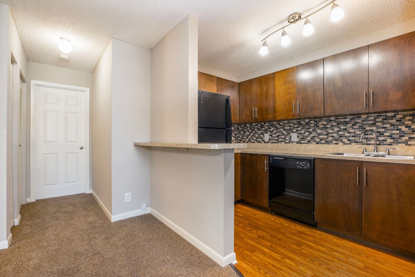 Coral Springs Apartment: 2801 Northwest 91st. Ave.