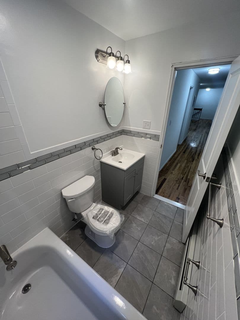 Netcong Apartment: 163 Route 46 West