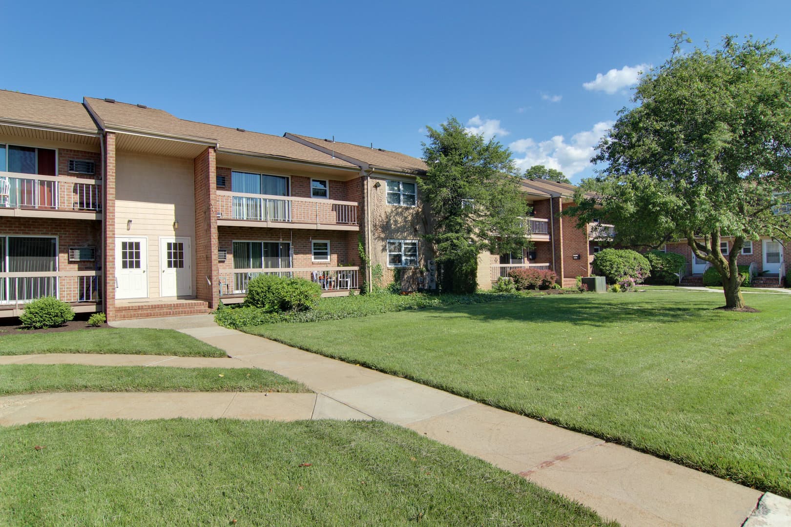 Hillsborough Apartment: 5 Bloomingdale Dr