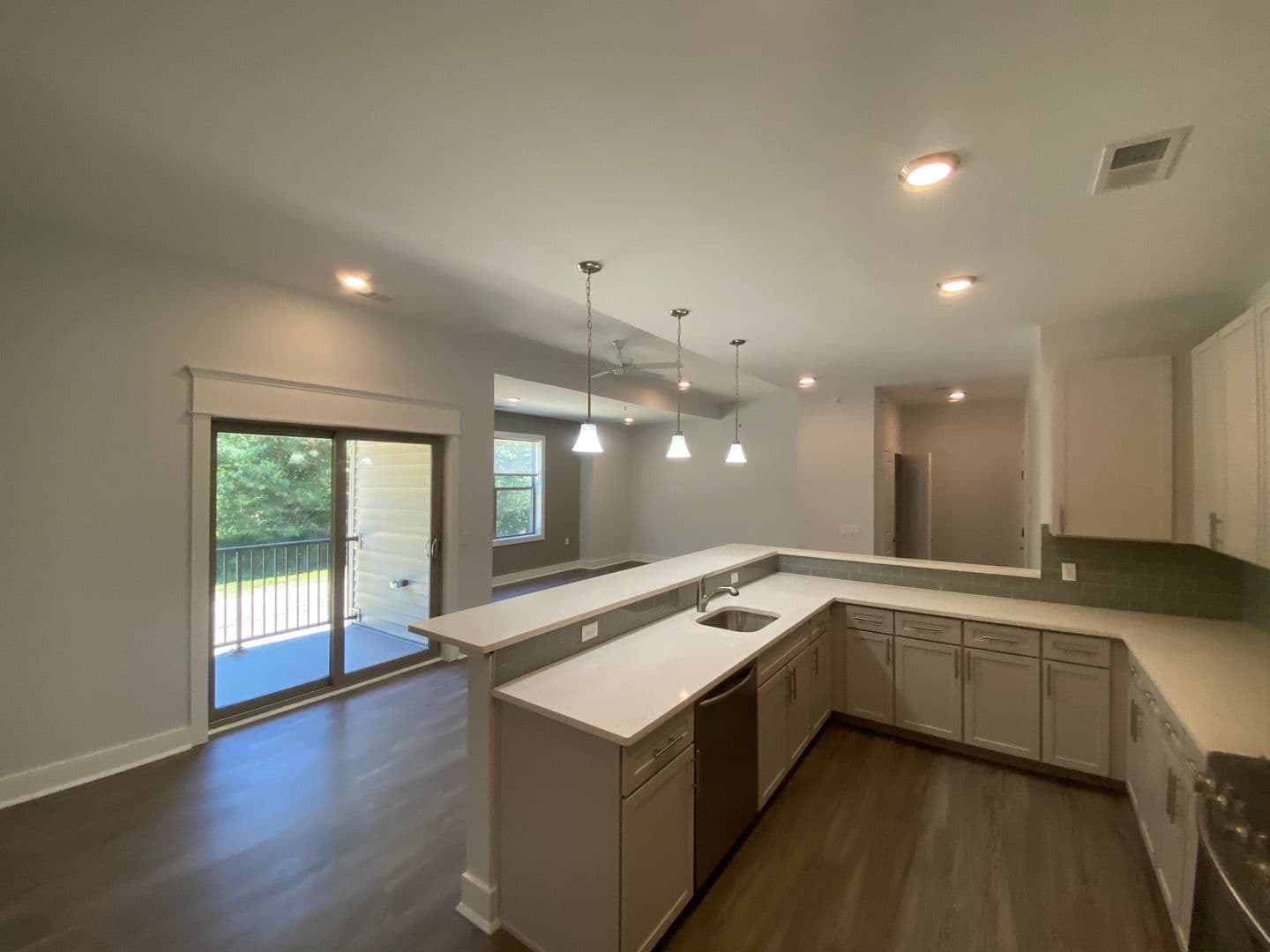 Keasbey Apartment: 1200 Sunnyview Oval