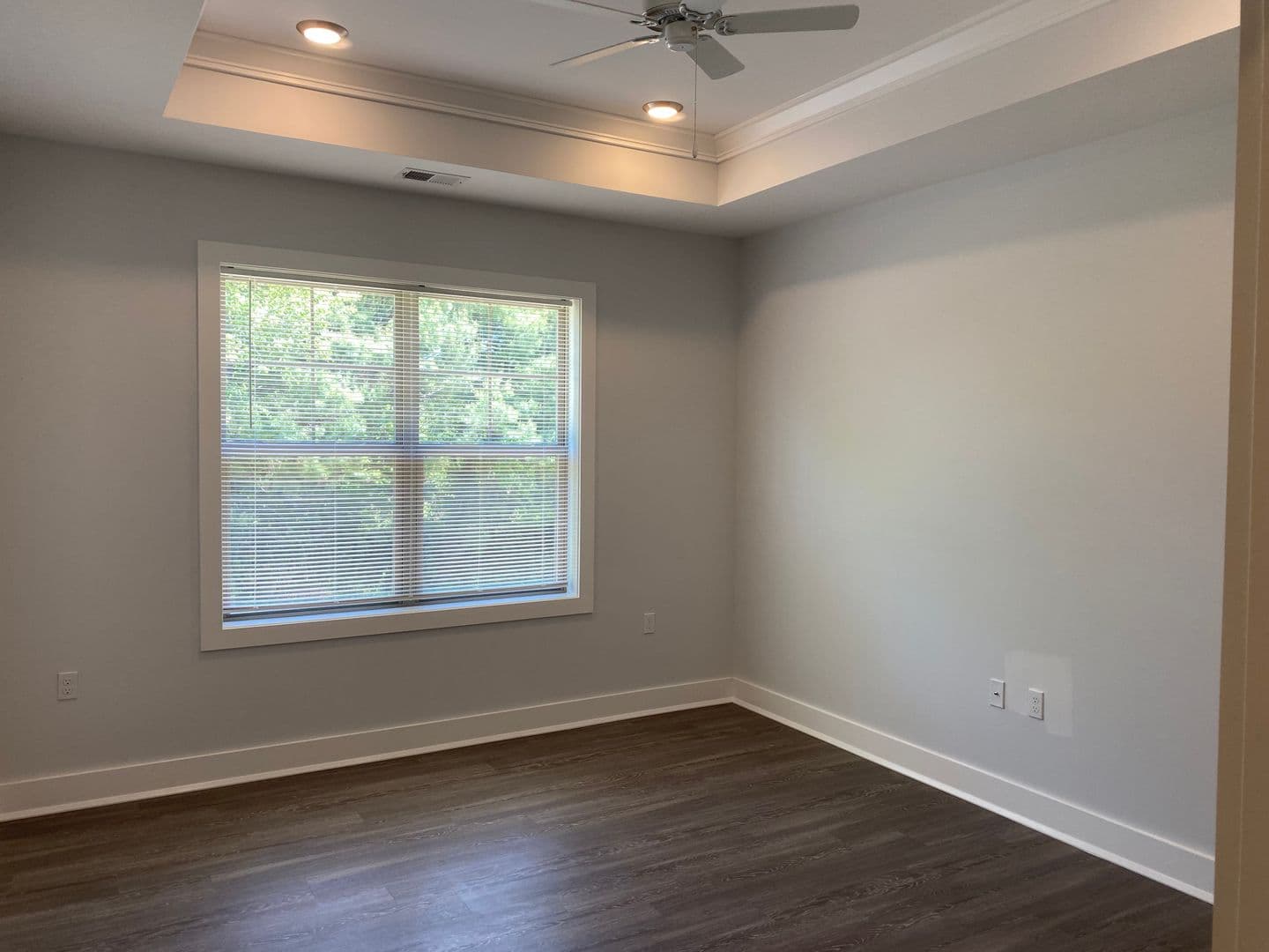 Keasbey Apartment: 1200 Sunnyview Oval