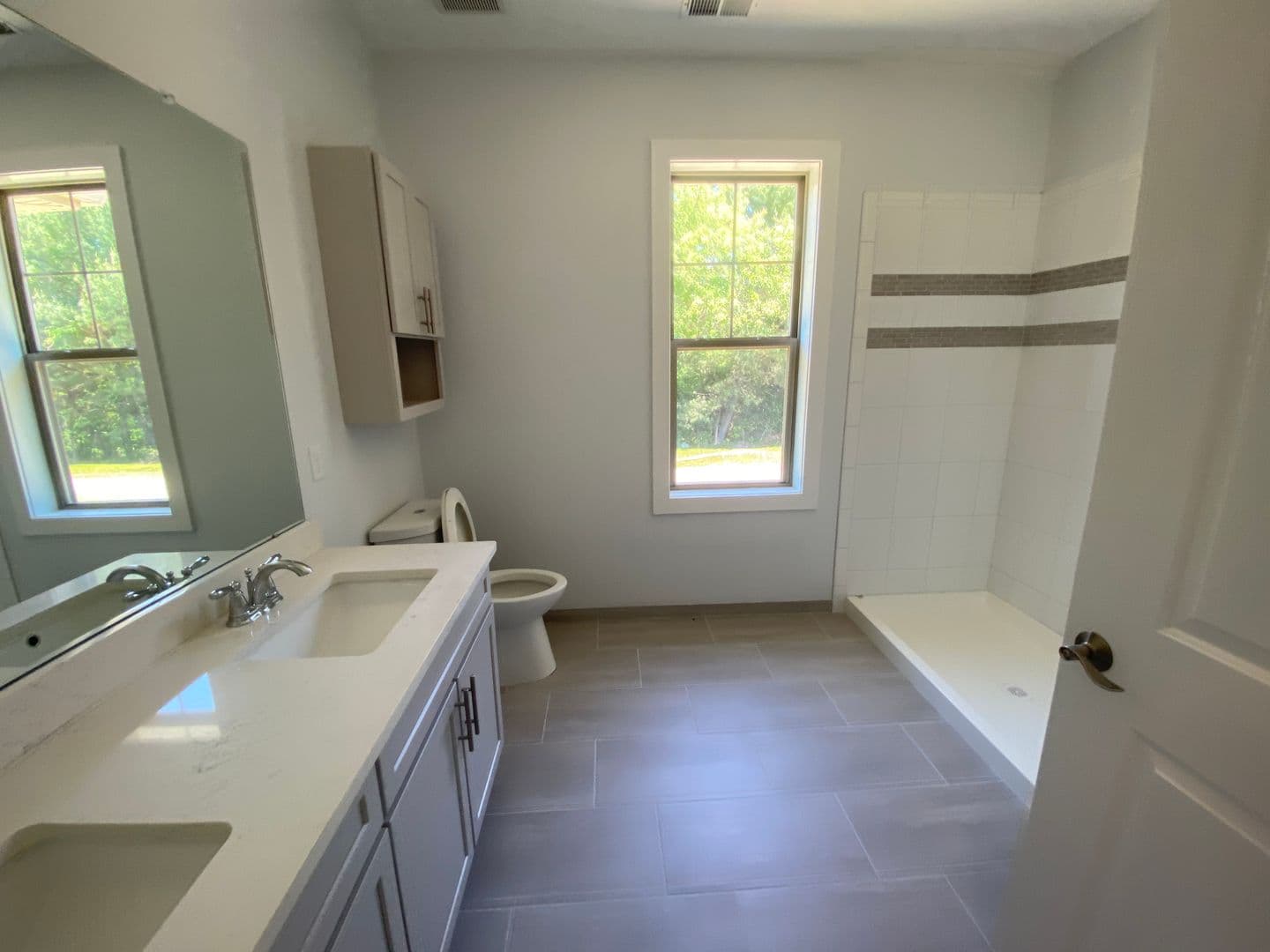 Keasbey Apartment: 1200 Sunnyview Oval