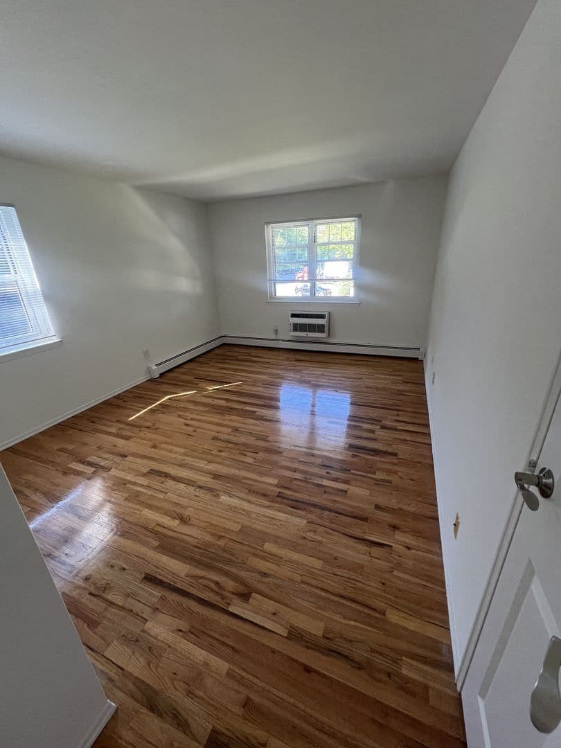 Netcong Apartment: 163 Route 46 West