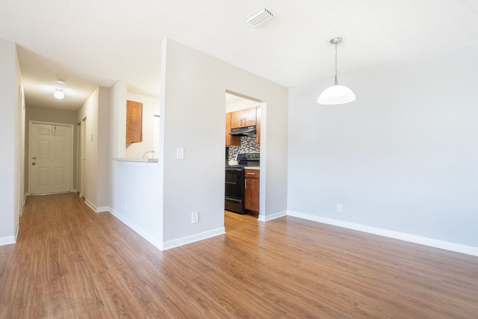 Coral Springs Apartment: 2801 Northwest 91st. Ave.