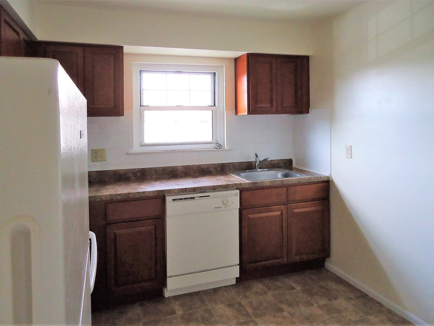 Ocean Township Apartment: 33 Willow Dr.