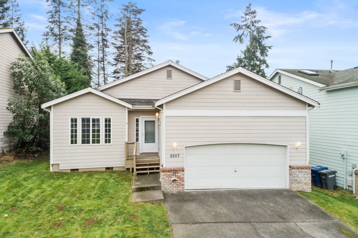 Des Moines House: 2207 S 252nd Place