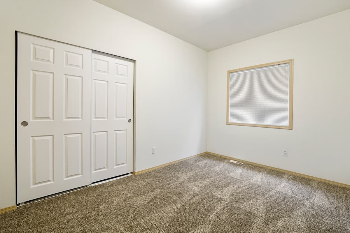 Des Moines House: 2207 S 252nd Place
