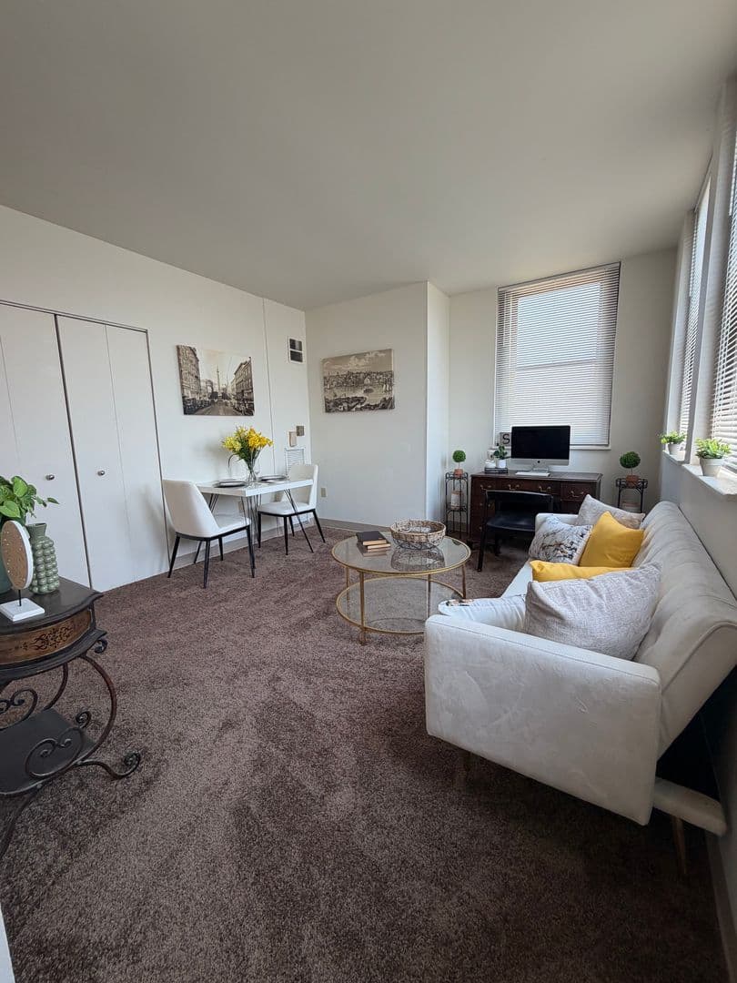 Baltimore Apartment: 716 Washington Place