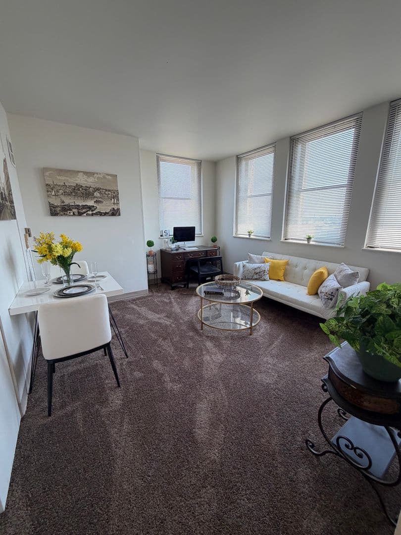 Baltimore Apartment: 716 Washington Place