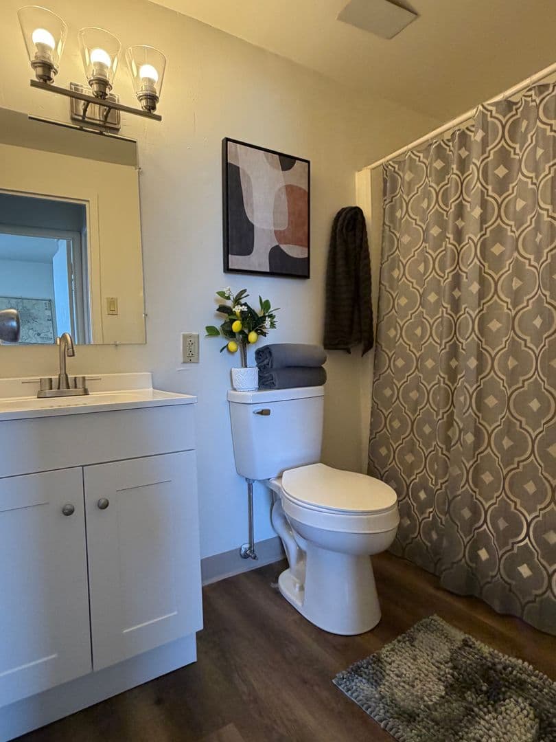 Baltimore Apartment: 716 Washington Place