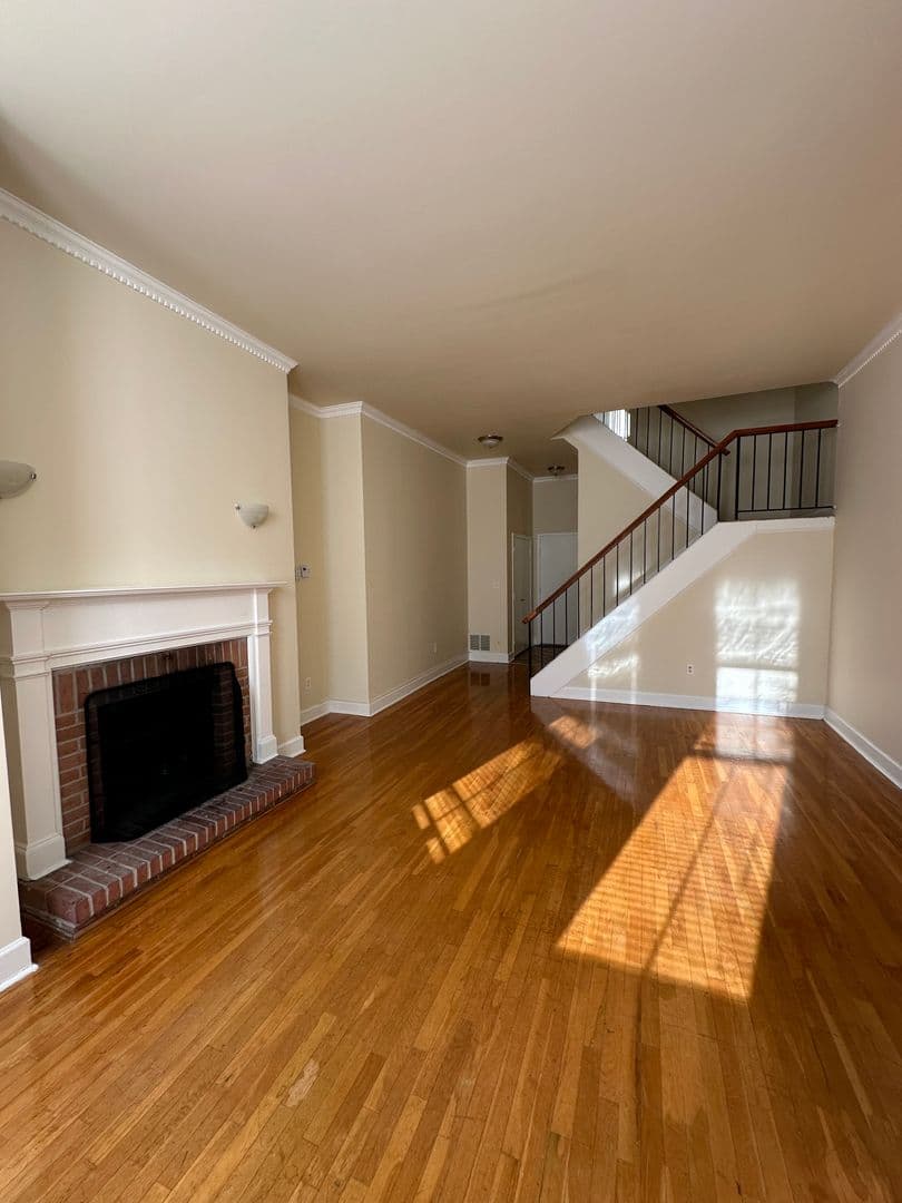 Baltimore Apartment: 1518 Park Avenue