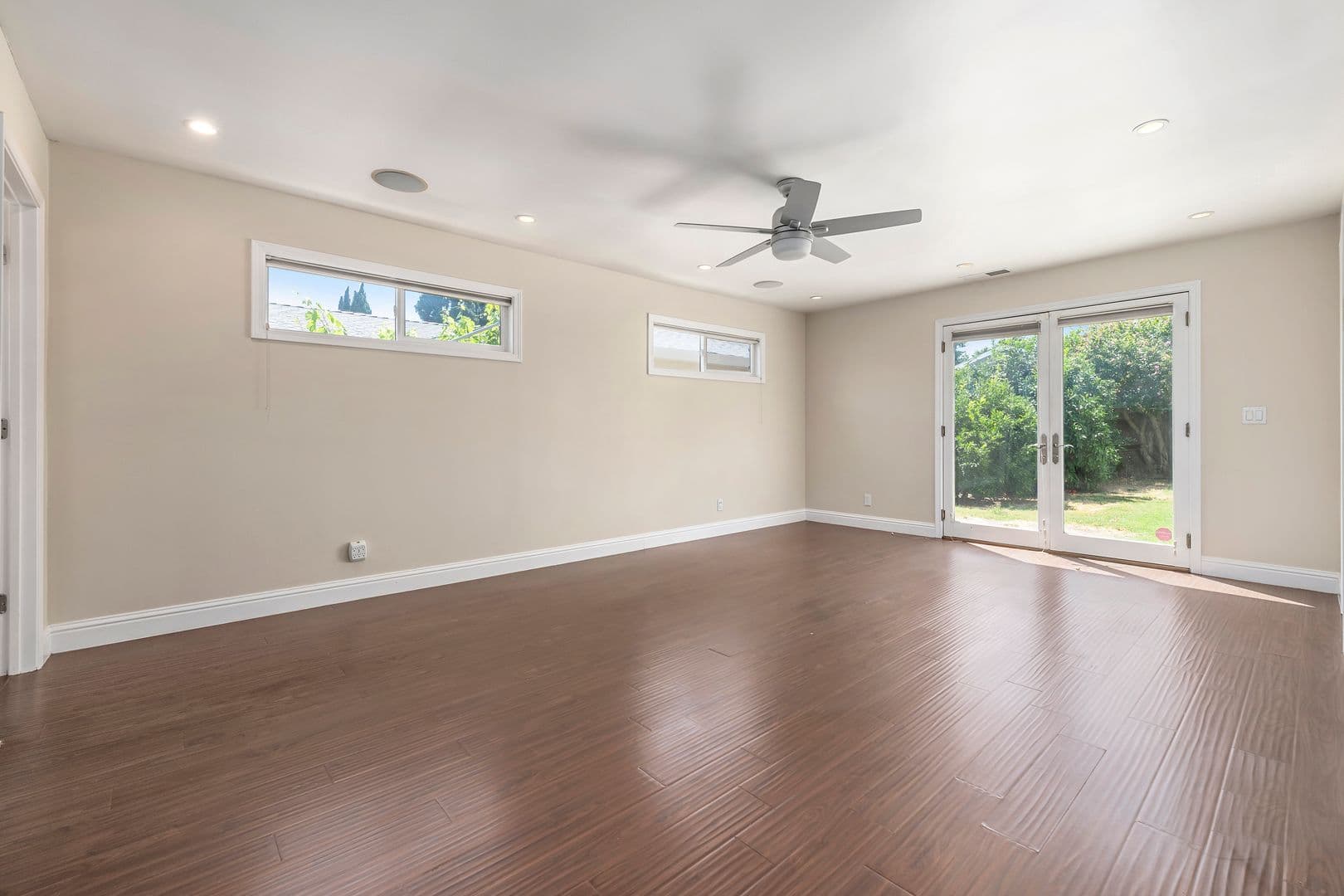 San Jose House: 560 W Virginia Street