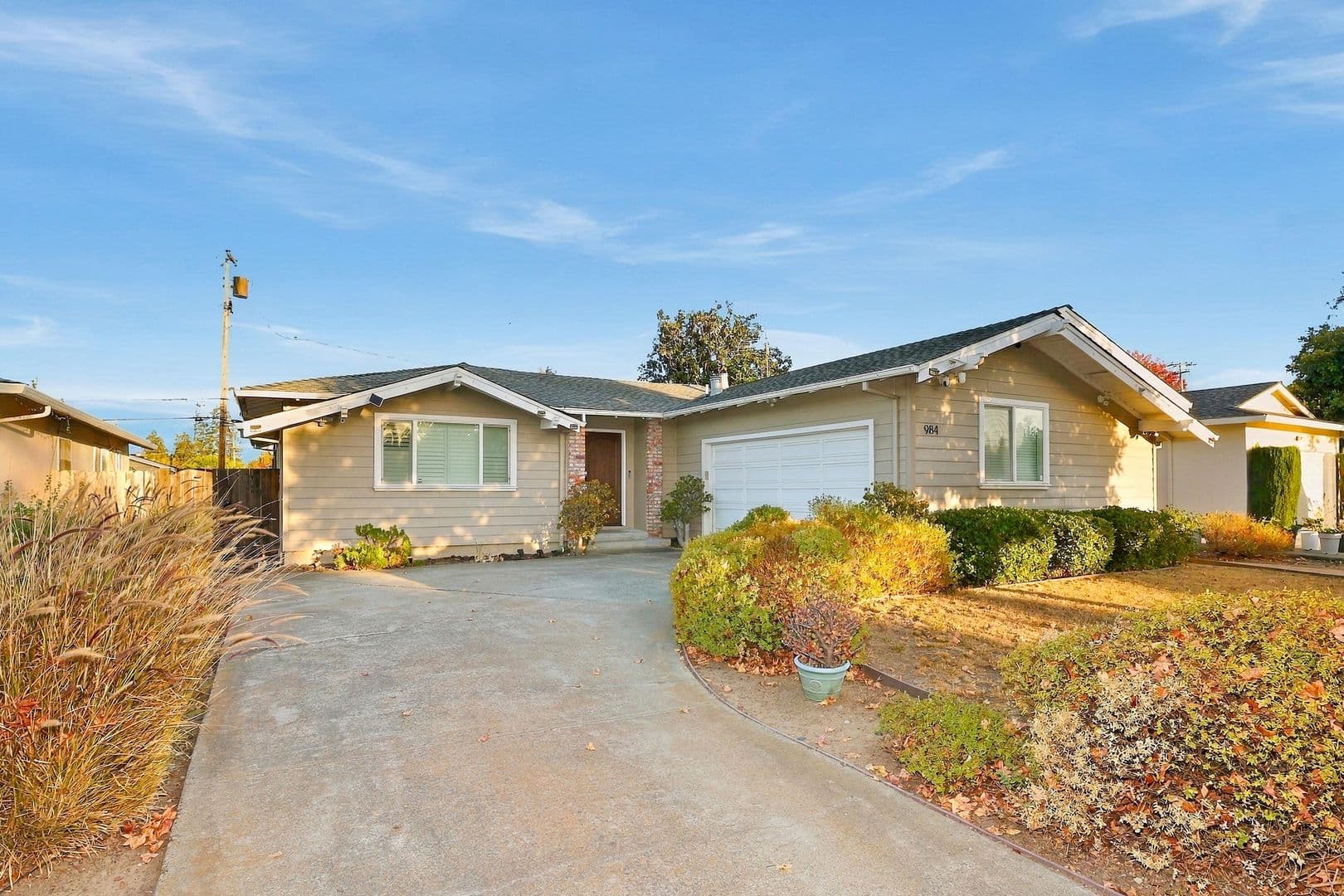 San Jose House: 984 Orchid Way