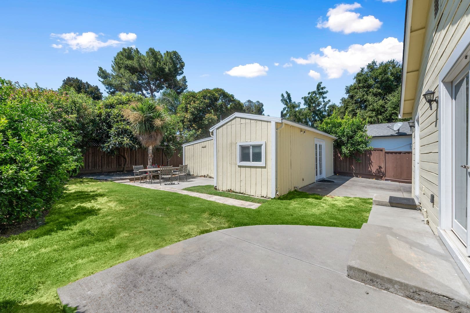 San Jose House: 560 W Virginia Street