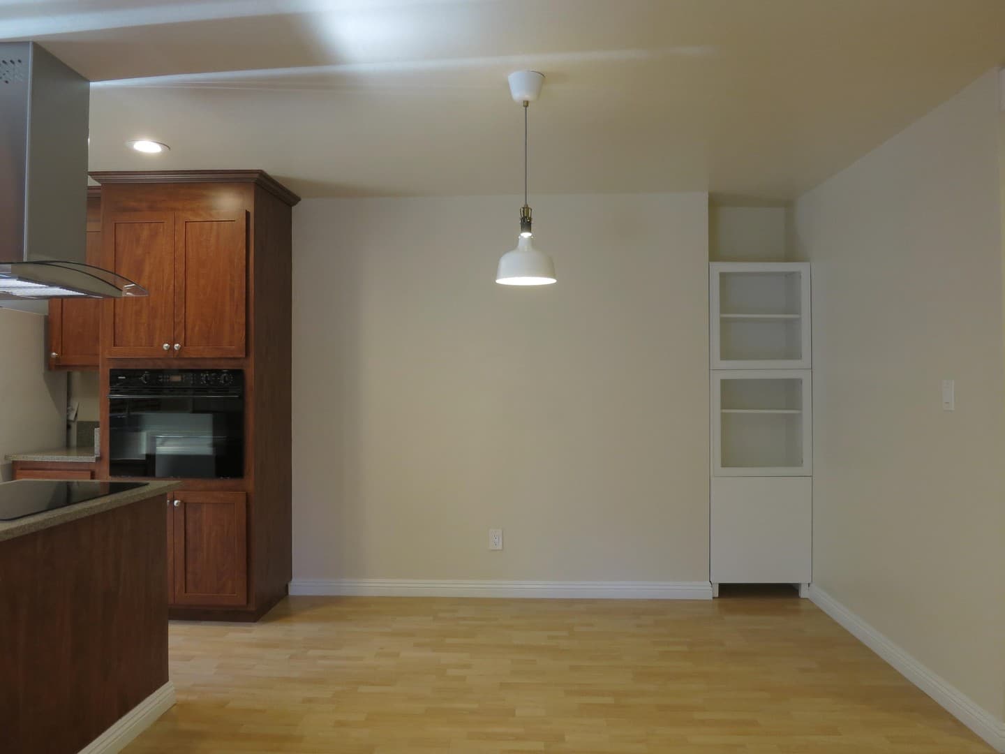 San Jose House: 984 Orchid Way