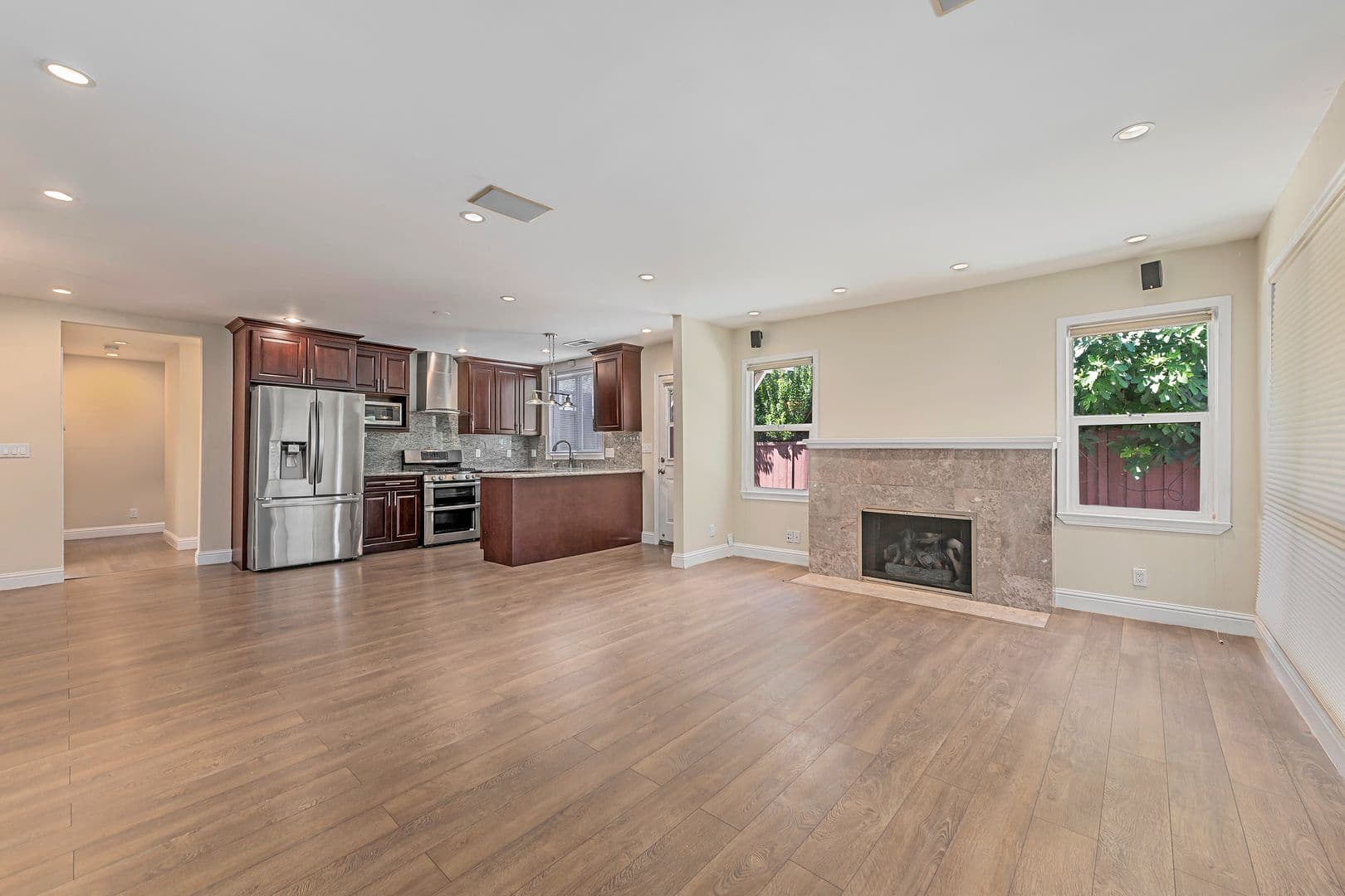 San Jose House: 560 W Virginia Street