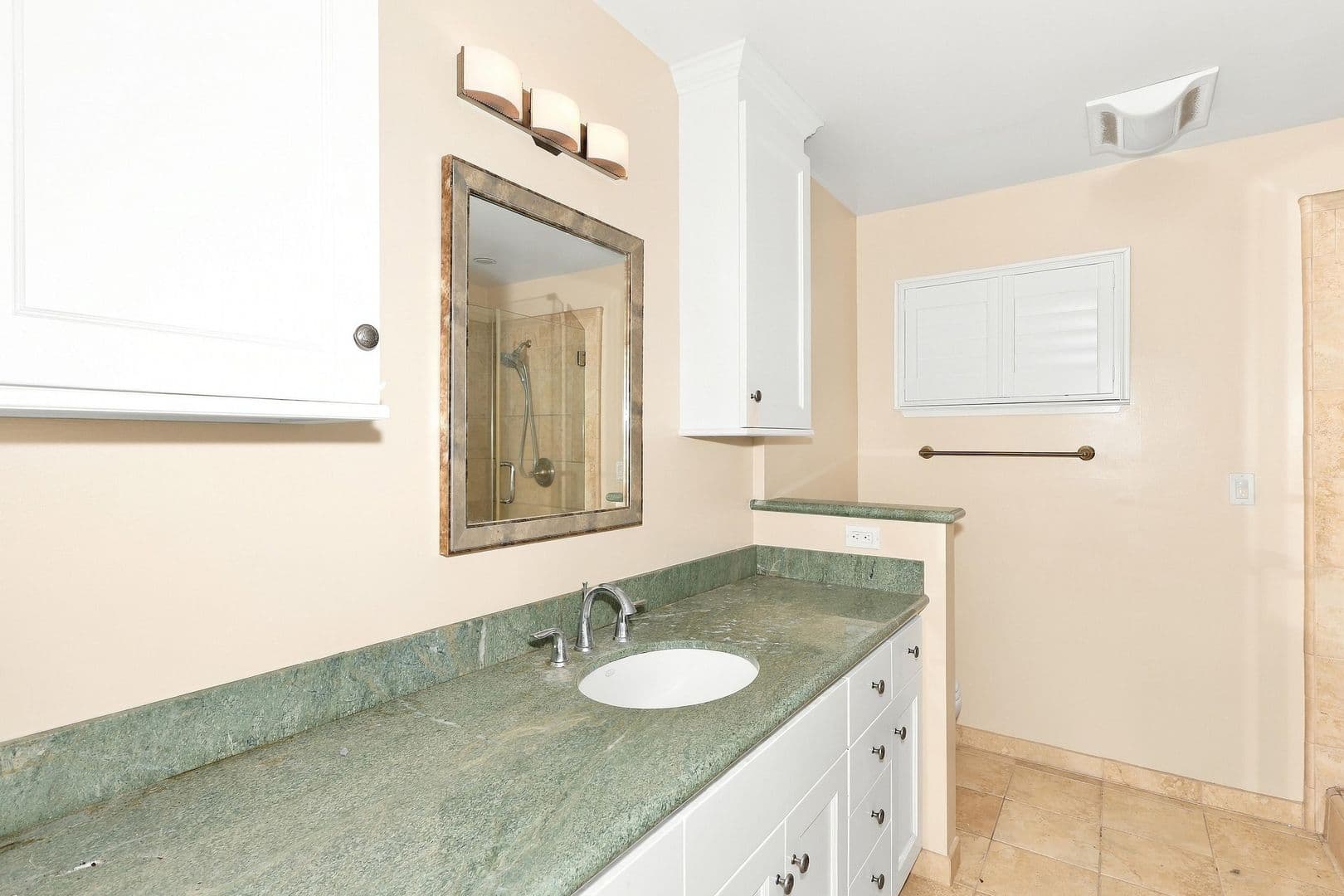 San Jose House: 984 Orchid Way