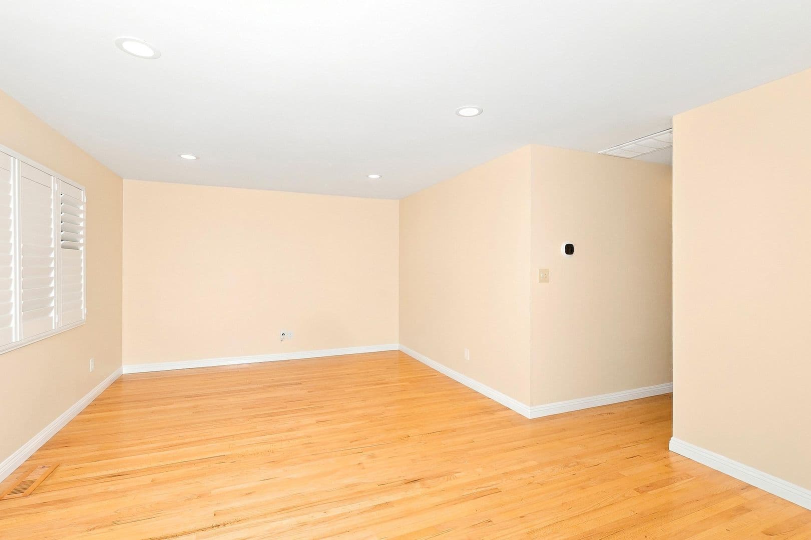 San Jose House: 984 Orchid Way