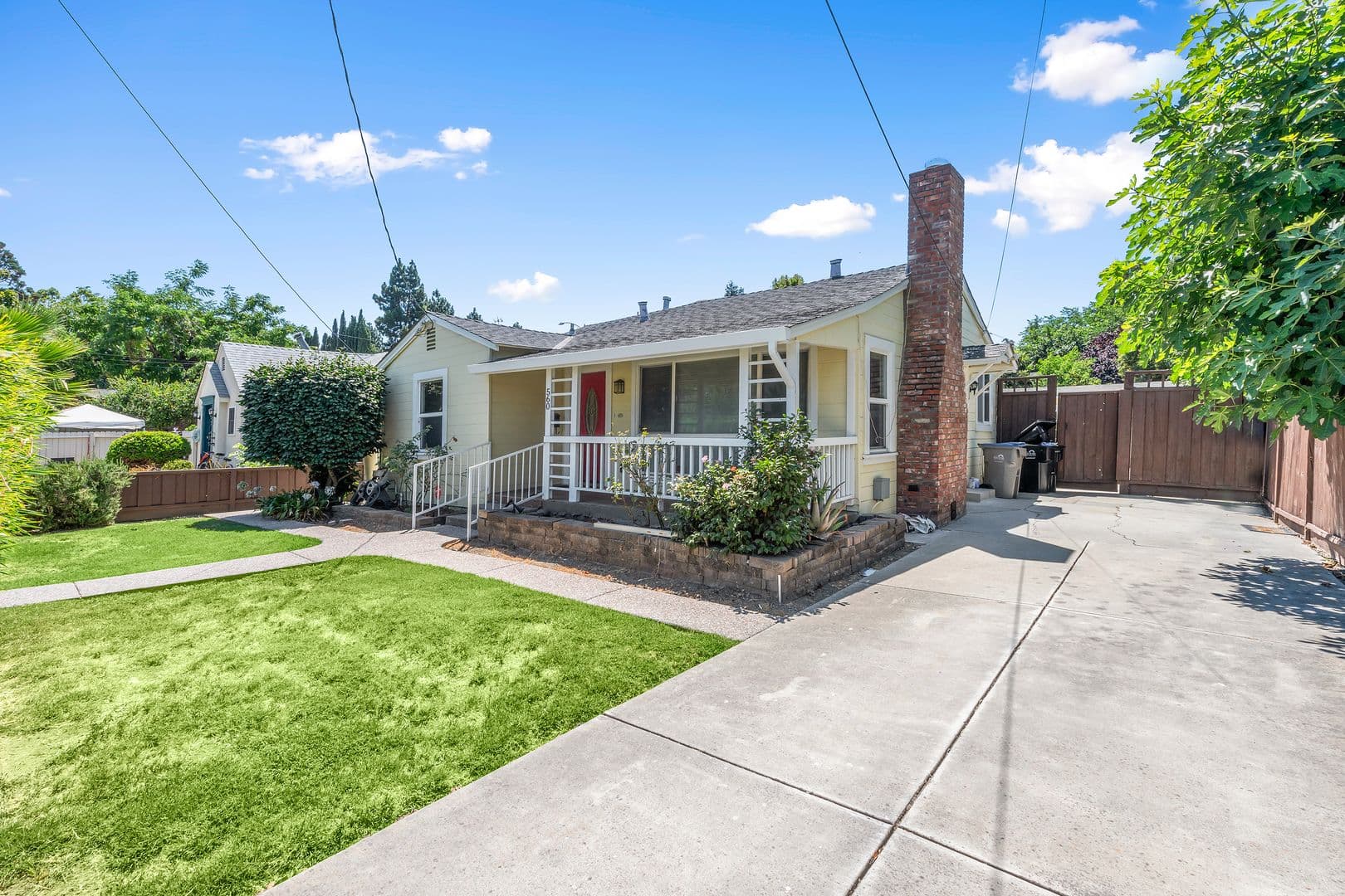 San Jose House: 560 W Virginia Street