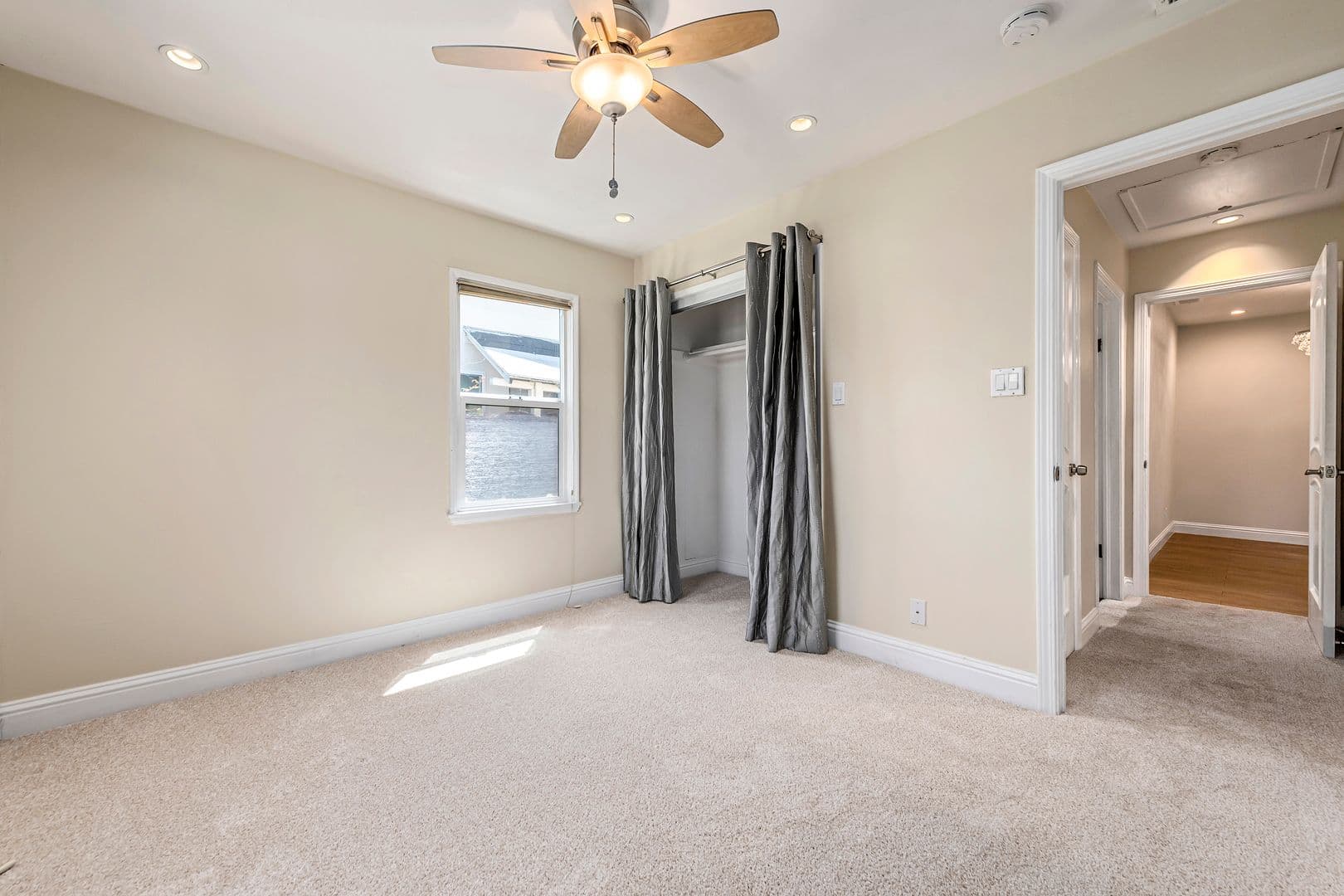 San Jose House: 560 W Virginia Street
