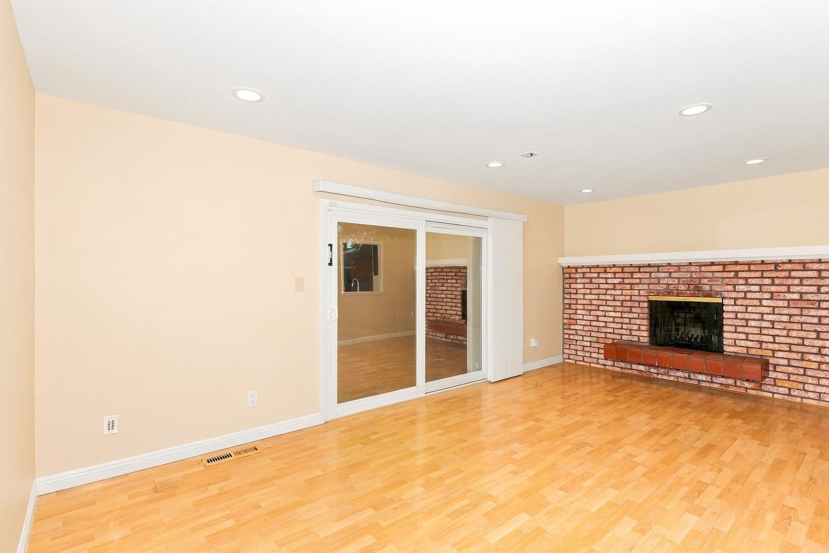 San Jose House: 984 Orchid Way
