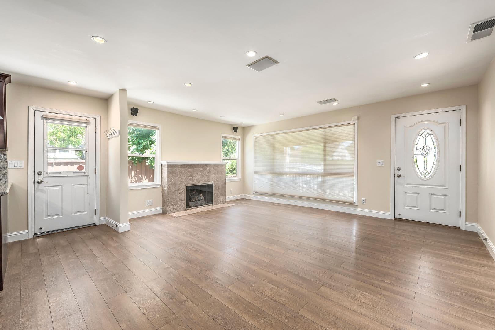 San Jose House: 560 W Virginia Street