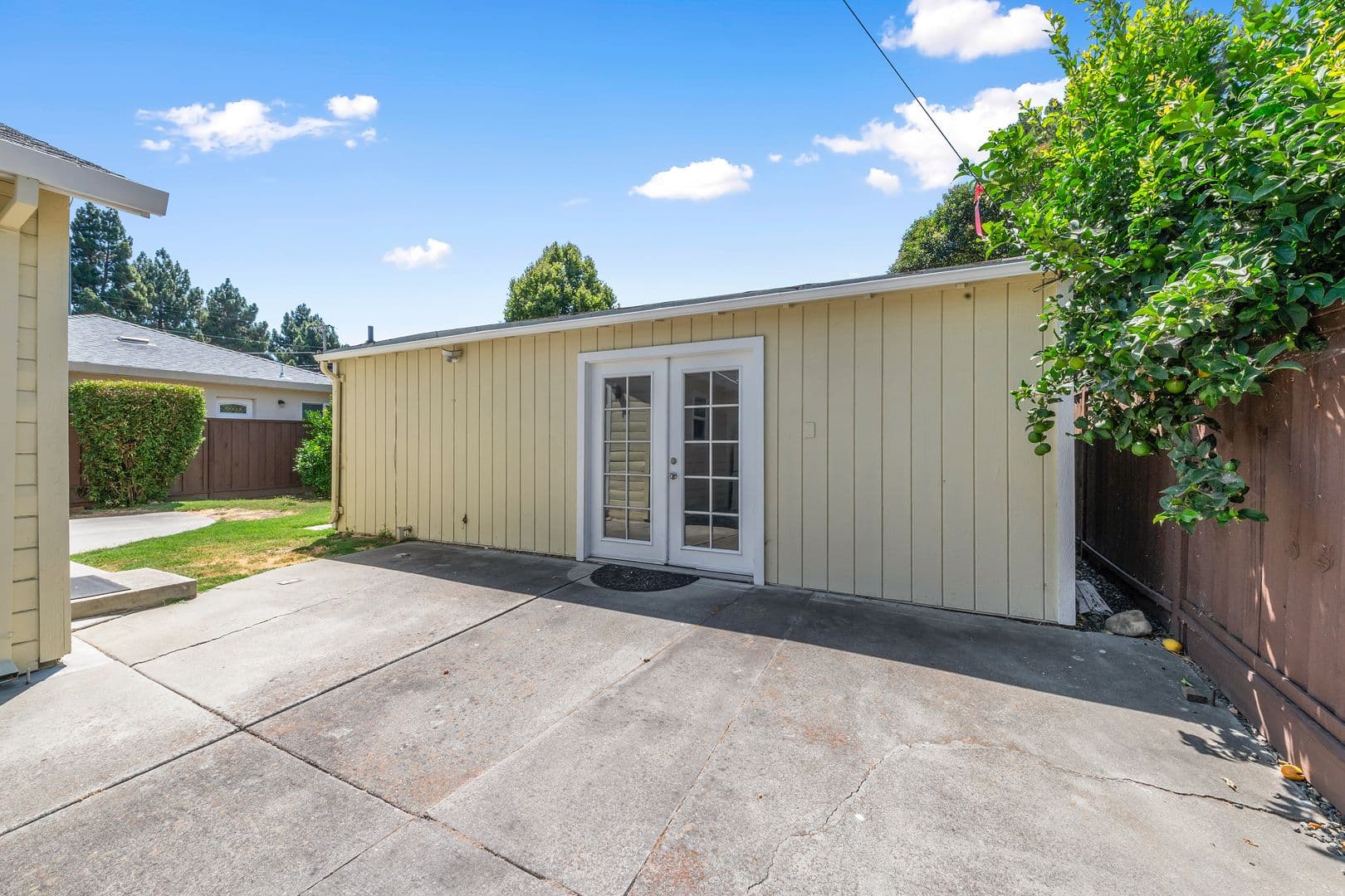 San Jose House: 560 W Virginia Street
