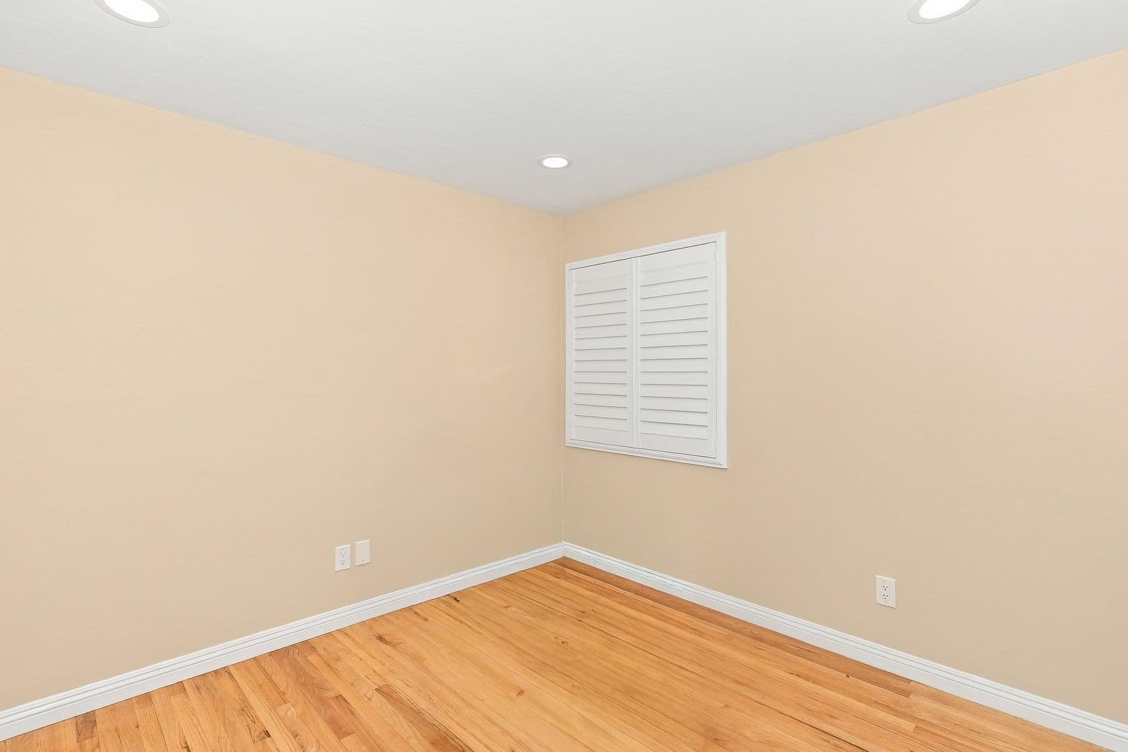 San Jose House: 984 Orchid Way