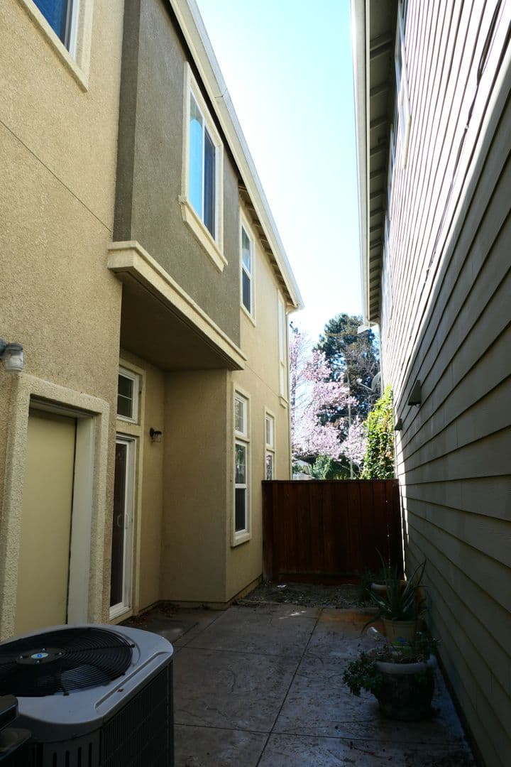 San Jose House: 760 S 12th Street