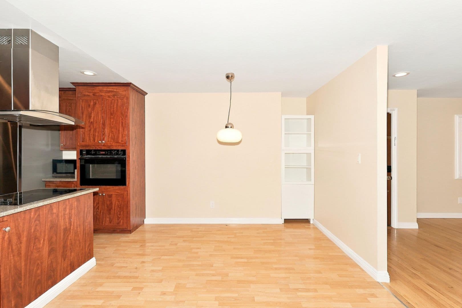 San Jose House: 984 Orchid Way