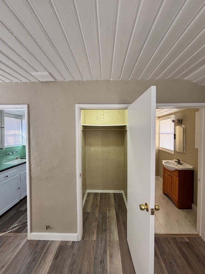 Tucson Apartment: 1141 E Adams St