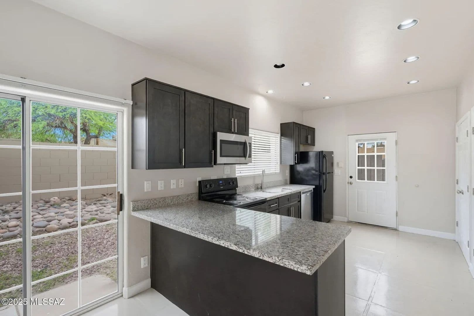 Tucson Apartment: 2862 N Tyndall Ave #2