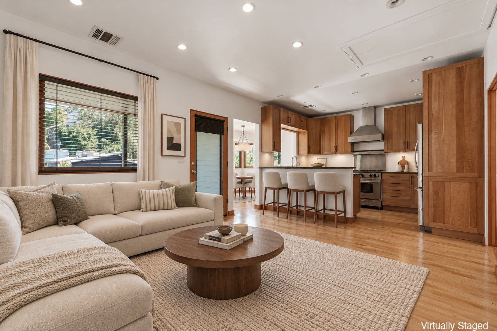 Los Angeles House: 2229 Echo Park Ave
