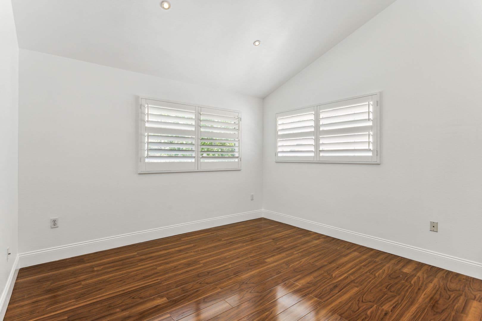 Los Angeles House: 4600 Don Lorenzo Dr