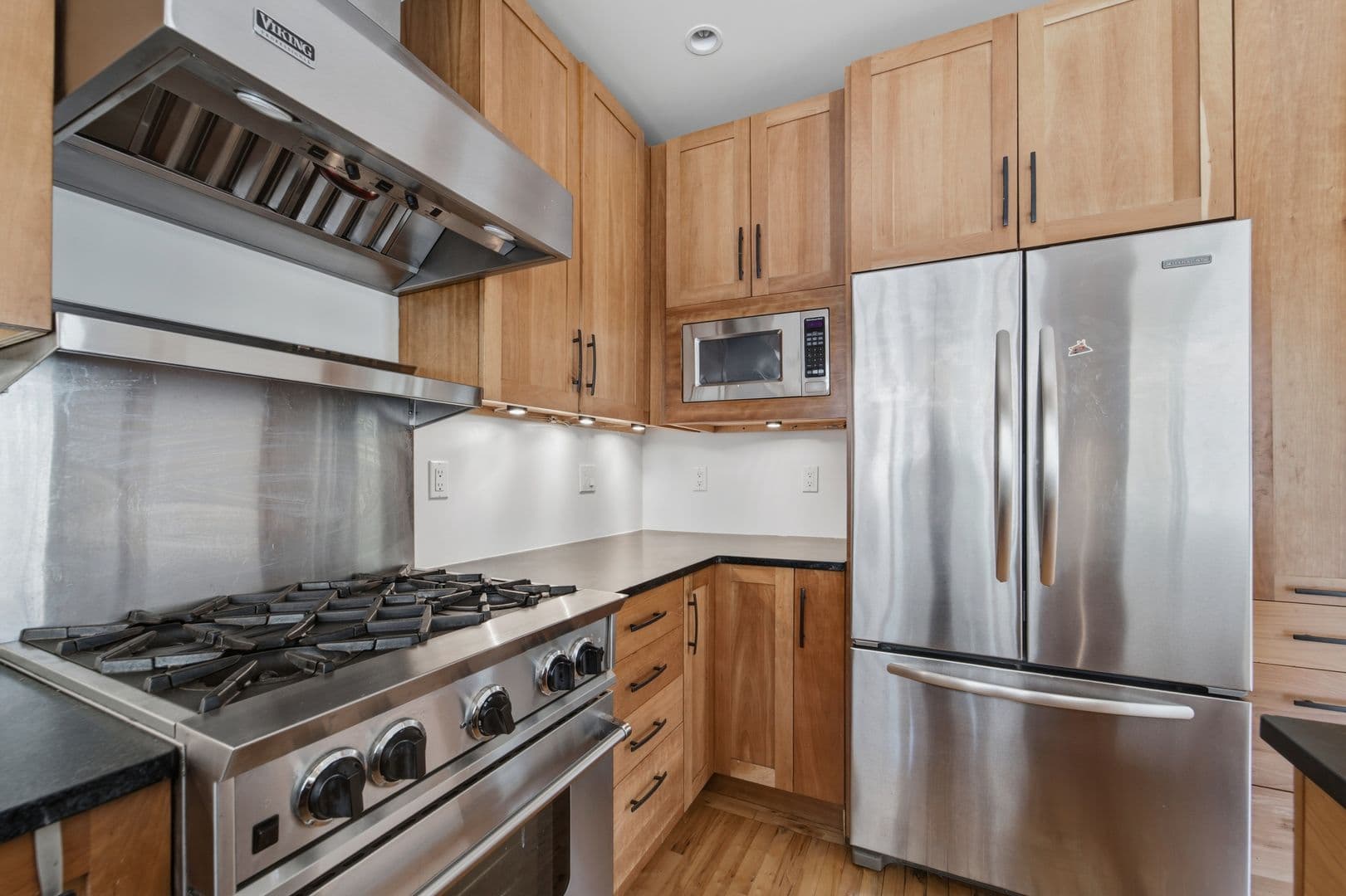 Los Angeles House: 2229 Echo Park Ave