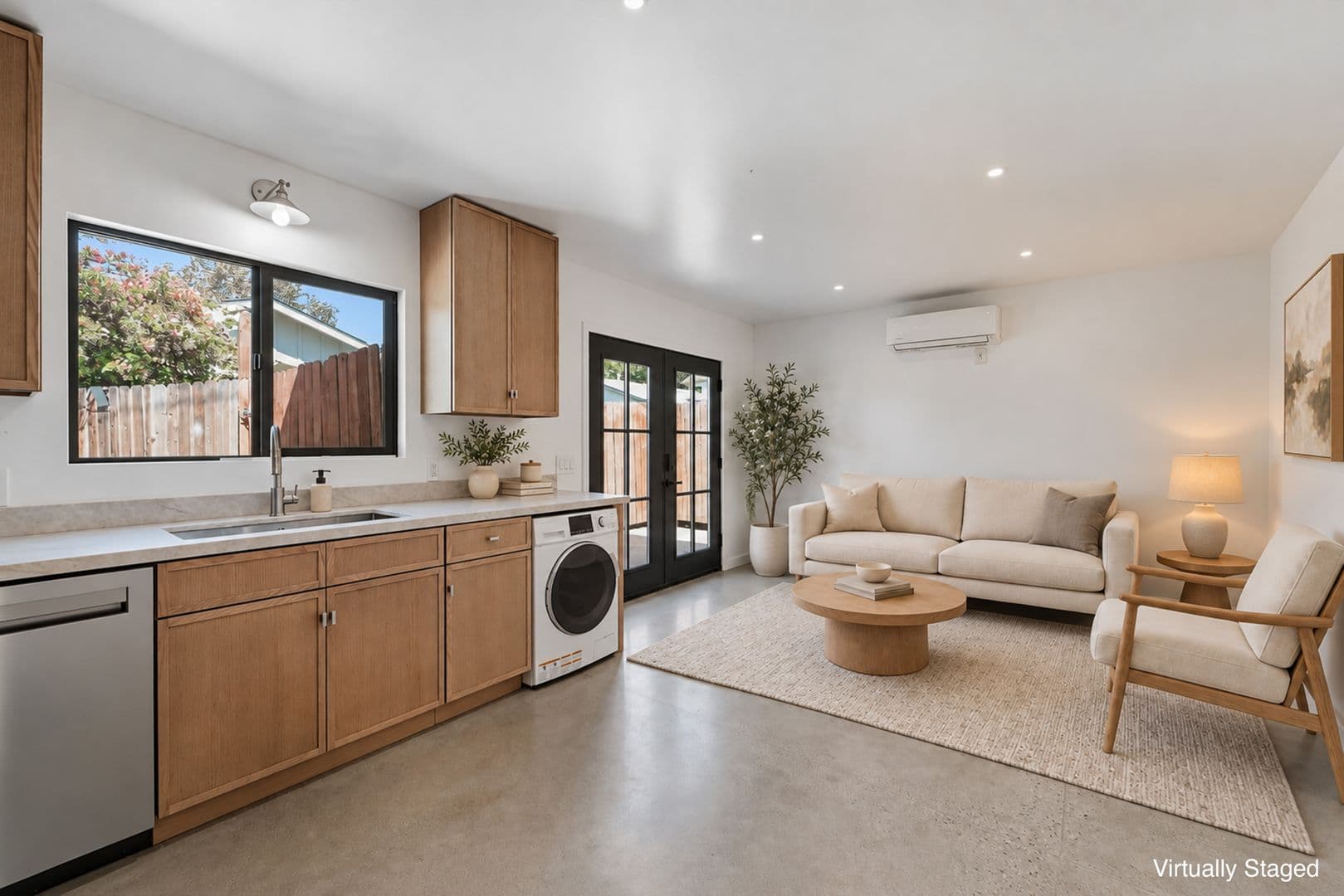 Los Angeles Apartment: 1756 W 37th Dr
