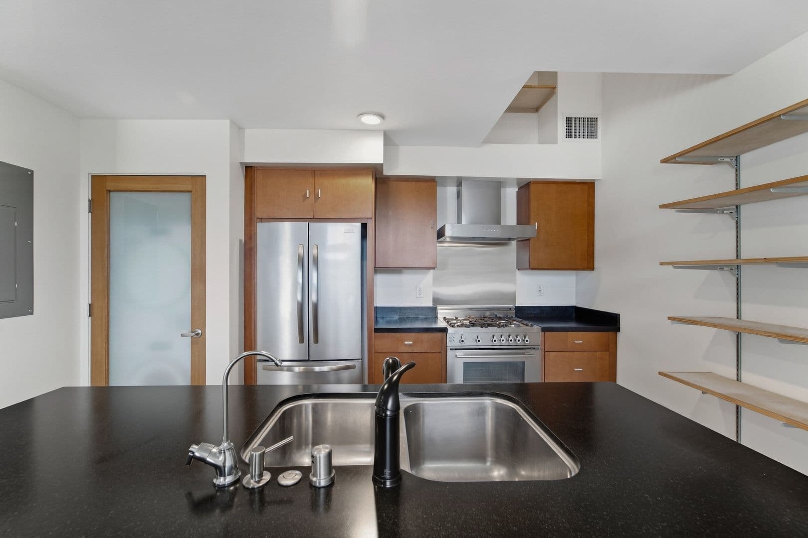 Los Angeles House: 1120 N El Centro Ave