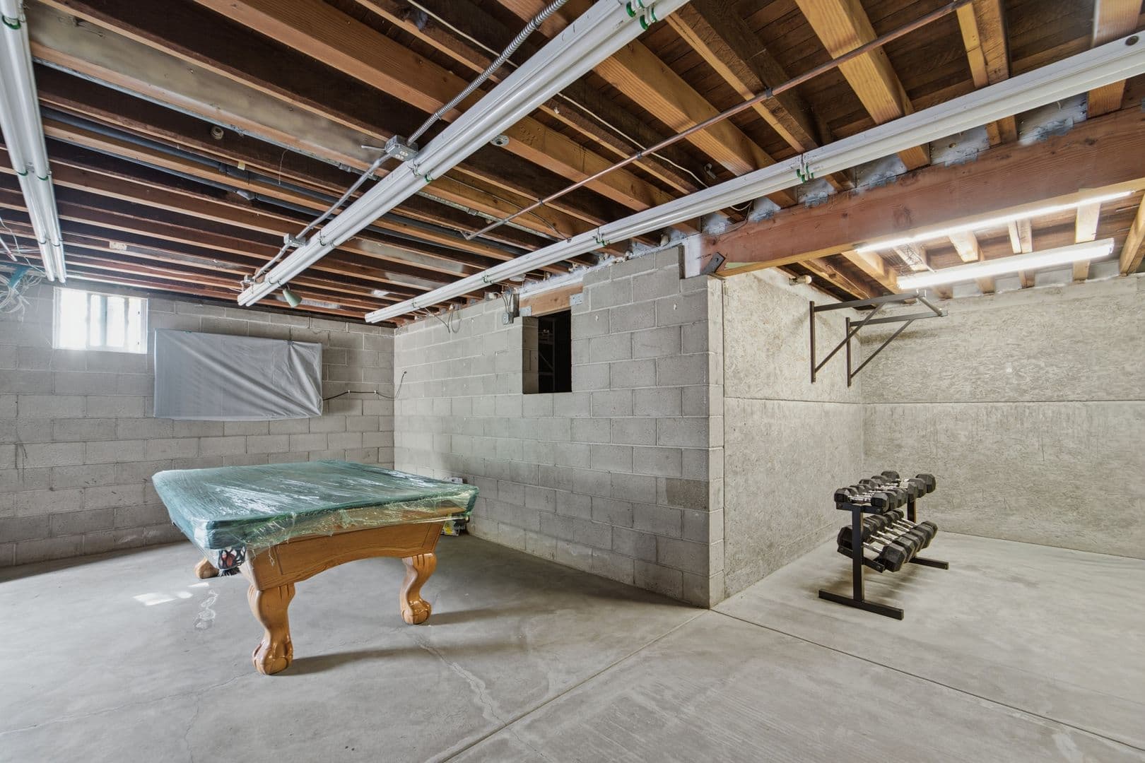 Los Angeles House: 2229 Echo Park Ave
